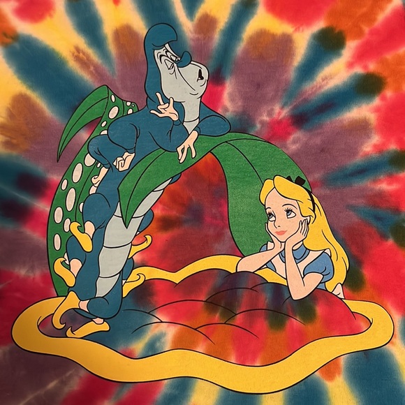 Disney Alice in Wonderland tie-dye crop top, size medium, never been worn - Picture 4 of 4